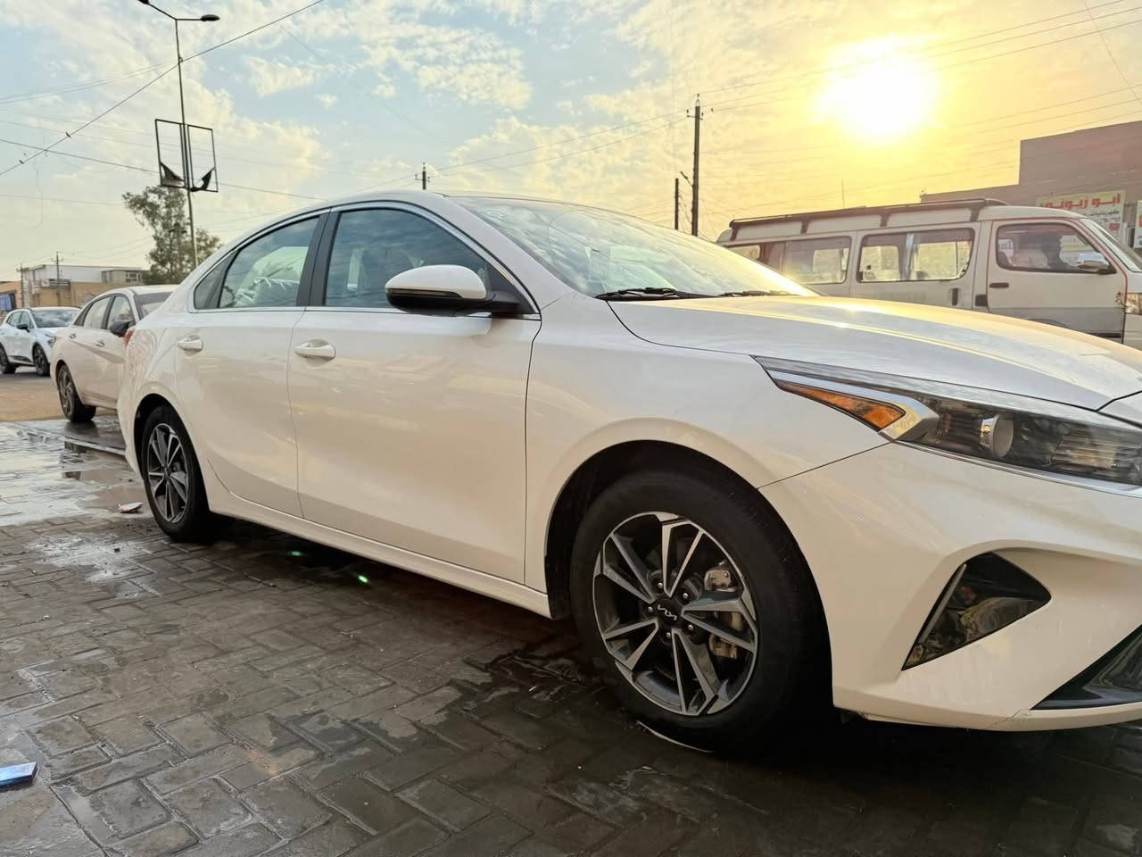 السلام عليكم
كيا فورتي ٢٠٢٣للبيع اومراوس حسب القناعه حادثه 

باب وجاملغ حادث بسيط بدون دواخل حادثه سطحي 

تبديل بس جاملغ امامي والباب مصلح نفسه بجم كبس ماشيه ٣٧ لدامامي كشنات وستيرن تدفه شاشه وكامره 

دواره رادارت جانبيه واماميه بعد بيه مواصفات رقم بغداد

تبريد قطعتين شاحن وايرليكس 

السعر ١٦٣وبيه مجال شي قليل حك الجيه مكان السياره بغداد البياع ***********
