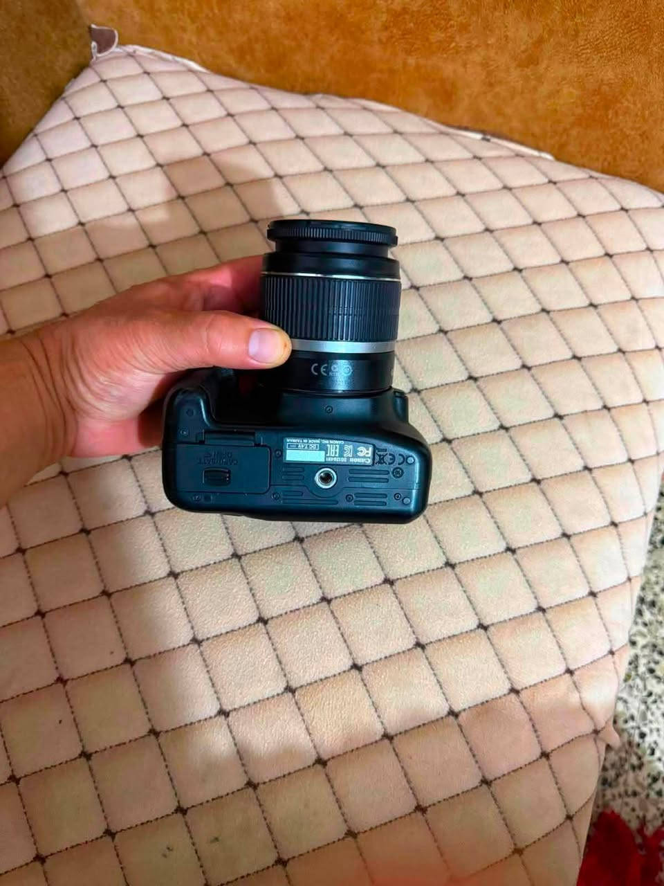 السلام عليكم
كاميرا كانون 1200D للبيع 
السعر 350 الف 
للتواصل ***********
