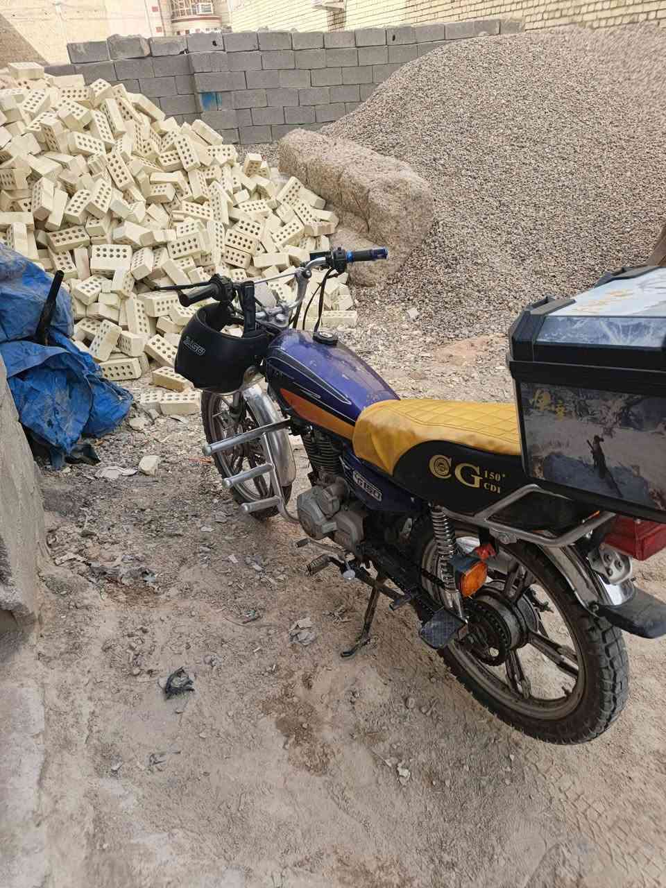 دراجه لبيع الدراجه موديل 2021 محركها خير من الله اوراق اتكلفلك عشائر وسرقه السعر 325
عنوان بغداد حي ور سبع قصور 
***********
