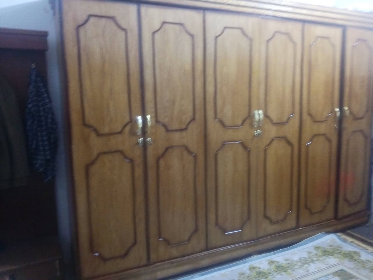 كنتور 6بيبان ماليزي خشب نظيف وقوي أخو النظيف السعر 225وبي مجال...
***********
