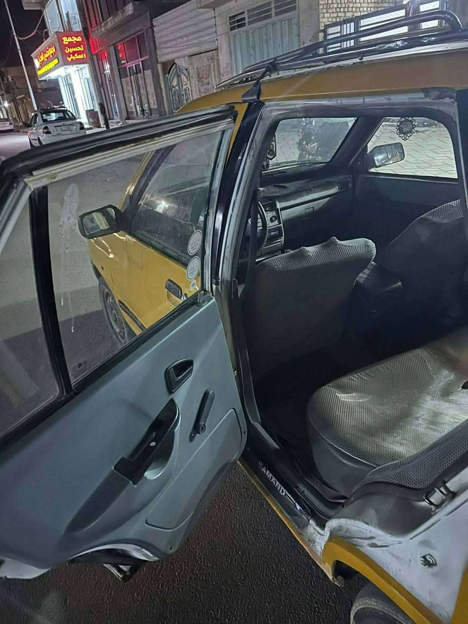 السلام عليكم سايبه للبيع موديل 10 رقم بغداد مشروع وطني السعر 17ورقه مطلوبه هيءه  وغرامات 600ينزلن من سعره محرك بي تبخير 
كير مكفول مصبوغة عام للجماليه بدون حادث 
مكان السيارة واسط الشراي يتصل على الرقم ***********
