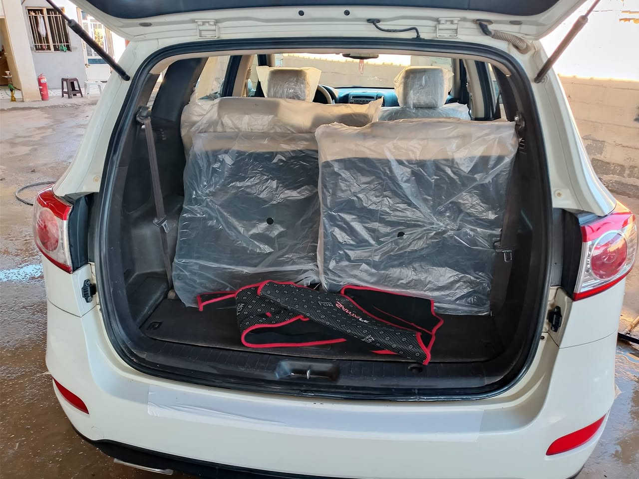 سنتافي خليجي مديل 2012 فول واحد على واحد
فتحه سقف 

مري شفط شاشه اصليه

تحكم ستيرن 

كامره خلفيه لايت 

مكينه سته سلندر 3500

سبع راكب تبريد 3 قطع 

كشن كهربائي 

سياره ضربتها الباب مال سائق والي وراها 

سياره ما بيه اي نقص تخم تاير جديد صدر امامي خلفي زيرو

رقم بغداد

مكاني بغداد

 ماشيه 160 حقيقي

السونار موجود بالصور 

السعر158 وبيها مجال 

مكان السياره الصويره

 الرقم للاستفسار ***********
