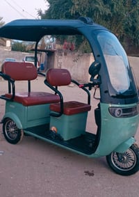 تك تك شحن نضيفه وجديدة استعمال قليل بطاريات جدد السعر 950 وبيها مجال ‏...