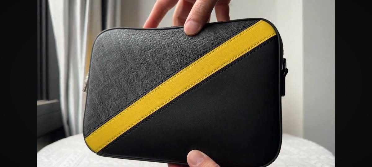 Fendi
كود رجالي ونسائي بنفس الوقت ✨💯
السعر ٧٠ ألف


**إذا كنت صاحب هذا الإعلان وتريد حذفه لأي سبب، رجاءا أرسل رسالة إلى الدعم الفني**