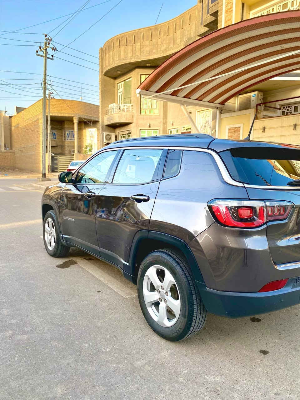 جيب كومباس 2018 حره رقم ذي قار مواصفات عاديه محرك 2400 ماشيه 77 الف جاهزه كل نقص ما بيه الضرر تبديل بنيد والباقي كفاله السعر 118 للاتصال ***********
