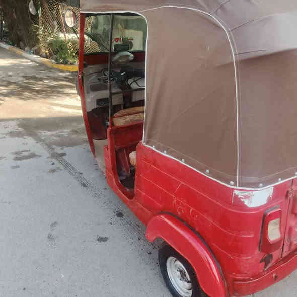 تكتك للبيع 2017 شهر12مكينة ترايك شرط كهربائيات شغالة مكينة لاتنقيص ولاتبخير السعر 2600تكتك ابلادية ‏‪***********‬‏اوراق
