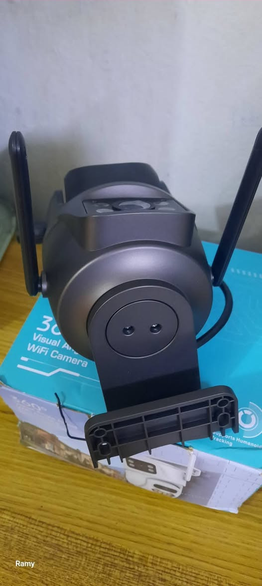 🛑 للبيع: كاميرا مراقبة ذكية Dual Lens (عدستين) خارجية
​الحالة: [جديدة بالباكيت / مامستخدمة ]
​⚙️ المواصفات والمميزات:
​نظام العدستين: تحتوي على عدستين لتغطية أكبر قدر من المساحة (ثابتة ومتحركة).
​دوران 360 درجة: تكدر تتحكم بيها من موبايلك وتفتر بكل الاتجاهات.
​تتبع ذكي (Humanoid Tracking): تدعم خاصية كشف الحركة وتتبع الأشخاص.
​رؤية ليلية ملونة: تحتوي على كشافات LED قوية تطلع الصورة ملونة حتى بالليل.
​ربط مباشر عالواي فاي: ما تحتاج أجهزة تسجيل (DVR) معقدة، تربط مباشرة على تطبيق الموبايل.
​صوت باتجاهين: تكدر تسمع اللي يحجي يم الكاميرا وتكدر تحجي وياه من موبايلك.
​خزن سحابي أو رام: تدعم تركيب كارت ذاكرة (Micro SD) للخزن.


**إذا كنت صاحب هذا الإعلان وتريد حذفه لأي سبب، رجاءا أرسل رسالة إلى الدعم الفني**
