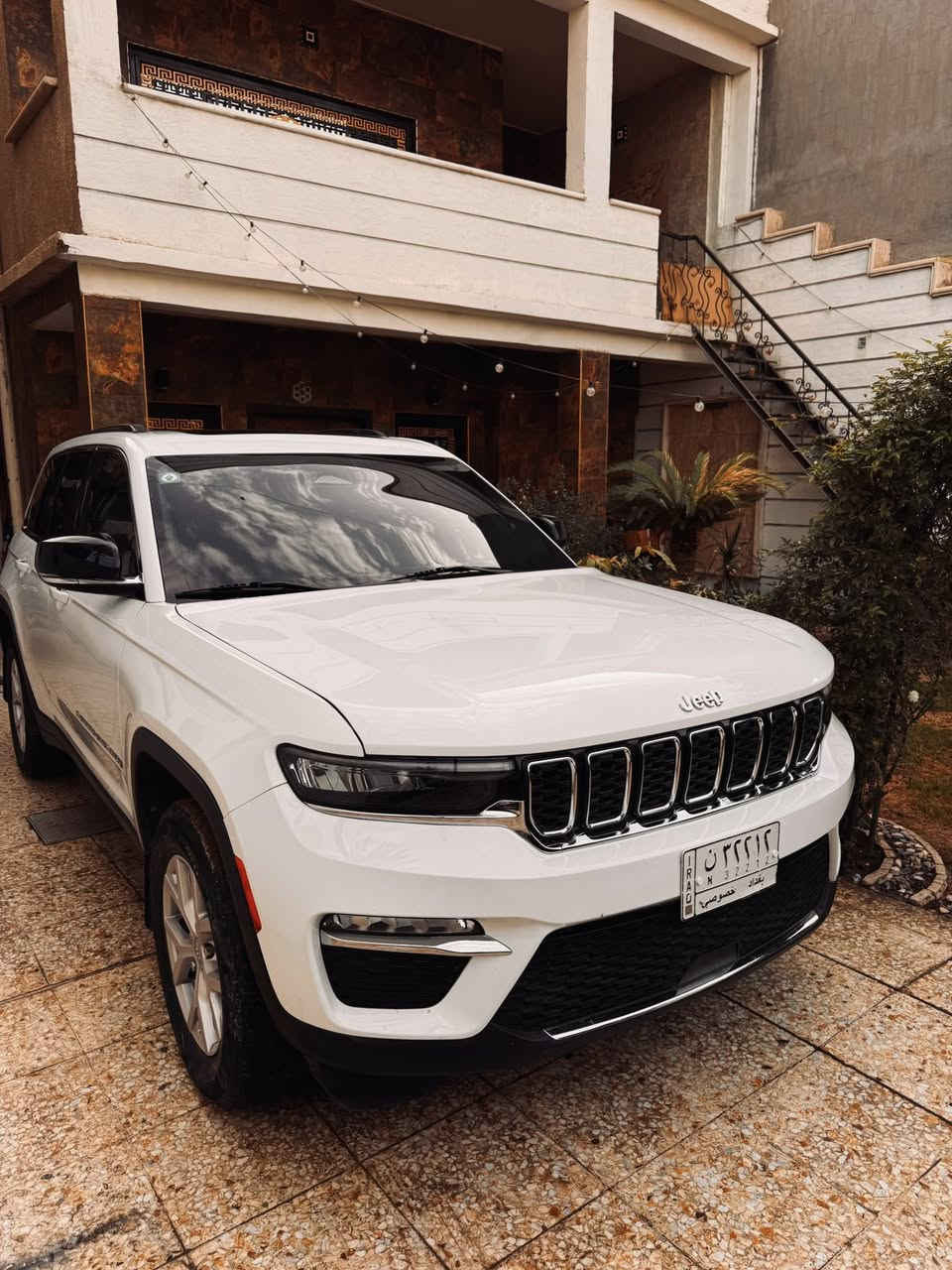 سلام عليكم  للبيع او مراوس جيب كراند شيروكي  2022.
فول المواصفات   
Limited
 حادث سرقة فقط جاملغات امامي وبنيد مصبوغات نفس الون 
السيارة بدون اي ضربة. 
ماشية 36 الف 
مكانها بغداد اليرموك 
الاستفسار ***********
