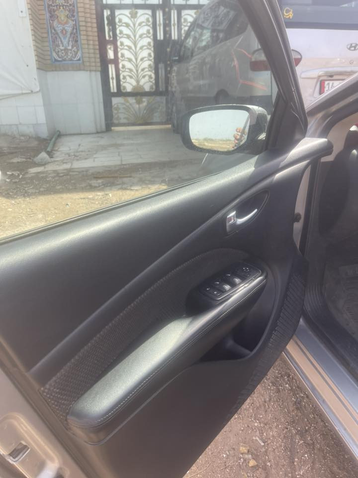 السلام عليكم دودج دارت موديل ٢٠١٥ رقم بصره دولي بسمي كير محرك تبريد كهرباء كله مكفول سيارة جاهزه السعر ٧٥ للاستفسار *********** مكان السيارة بصرة
