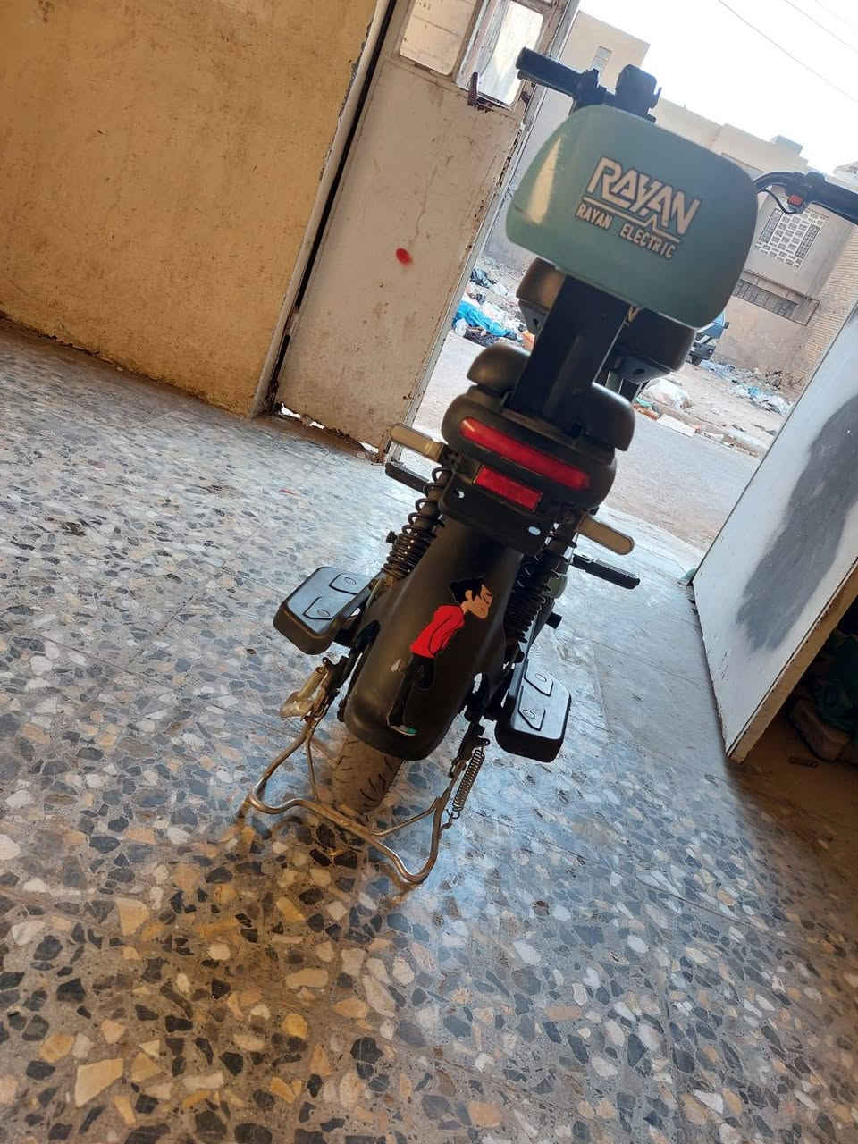 سلام عليكم للبيع دراجة جديده صار ٤ اشهر من اخذتها كامله كل نقص مابيها كهربائات كلشي شغال ب٣٠٠ بيها مجال مكاني بغداد البياع ***********
