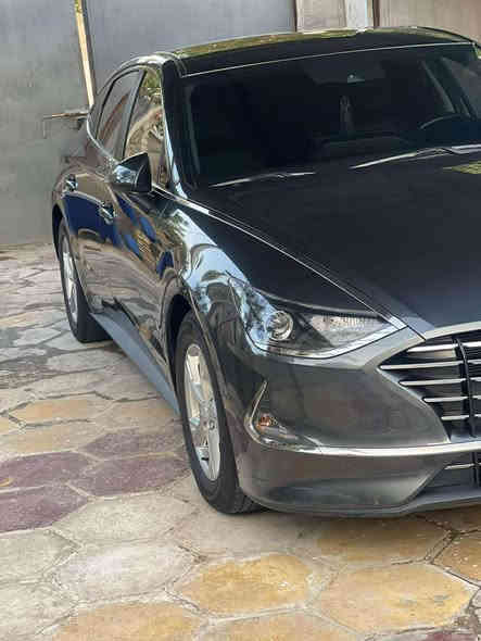 السلام عليكم 
سوناتا وارد كوري غاز بلادي 
مكفولة كفالة عامة موديل ٢٢ السيارة جدا نظيفة و حلوة تايرات جدد رقم بغداد 
 حدادية جديدة 
المواصفات 
تحديد مسار 
قيادة ذاتية 
تبريد و تدفئة كشن السايق و الصدر 
كشن السايق كهربائي 
تدفئة بالستيرن 
دكتات تبريد خلفية 
انارة محيطية ٧ اللوان داخلية 
توقف ذاتي 
رادار امامي و خلفي 
السعر المطلوب ١٨٥ و بيها مجال للمشتري ان شاء الله 
الأرقام 
***********
***********
