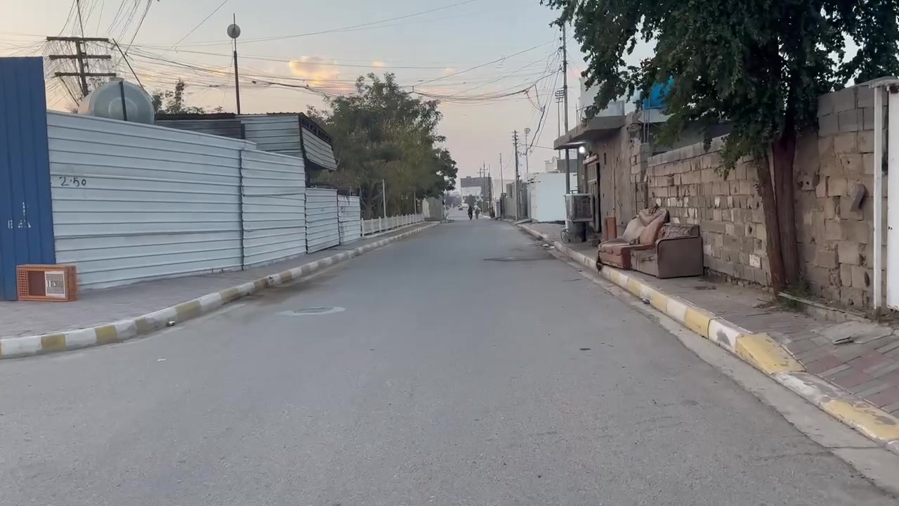 السلام عليكم
توجد قطعة ارض سكنية للبيع في الرمادي منطقة الملعب سايدين البجابر بالقرب من جامع الحاج دهر 
الأرض طابو صرف المساحة الكلية 776 
للاستفسار: ***********
