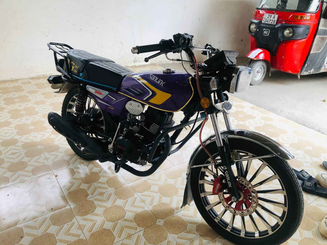 السلام عليكم دراجه سونك سافان لبيع ضاغطه وزنجيل مكفول كفالة عامه العسر انتصل وبيك خير وتدلل *********** أو واتساب موجود خاص
