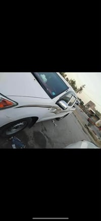 بيكم للبيع 2006 سيارة كفالة من الصبغ بس بيها بارد قليل قبل شهر مچفته ت...