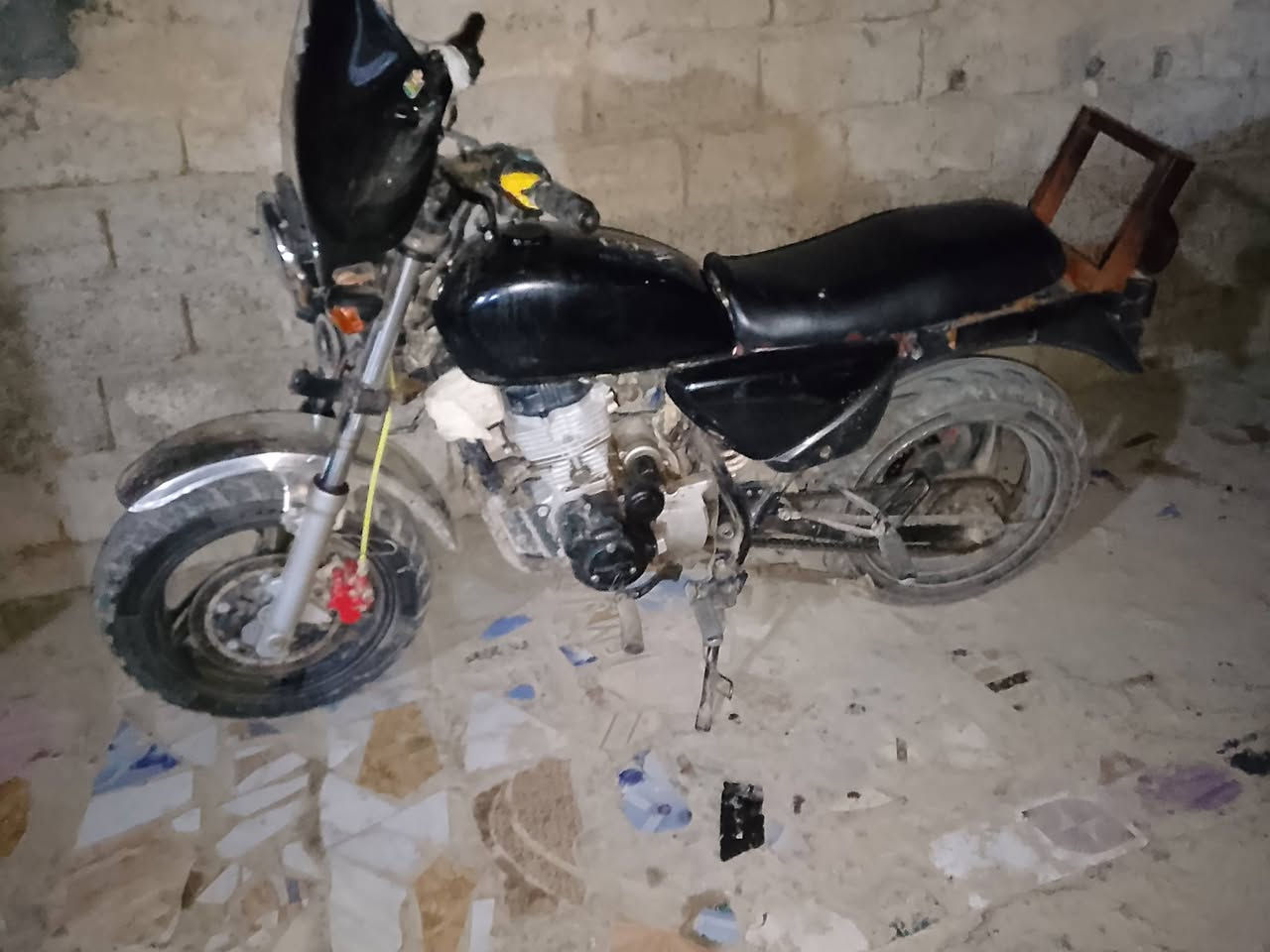 سلام عليكم دراجة للبيع دراجه خير من الله محرك ناعم كير بطح واحد جوه والباقي فوك بيها ورقتين بيع او مراوس حسب القناعه دراجة احلى من الصور سعر 475متواجد خاص


**إذا كنت صاحب هذا الإعلان وتريد حذفه لأي سبب، رجاءا أرسل رسالة إلى الدعم الفني**