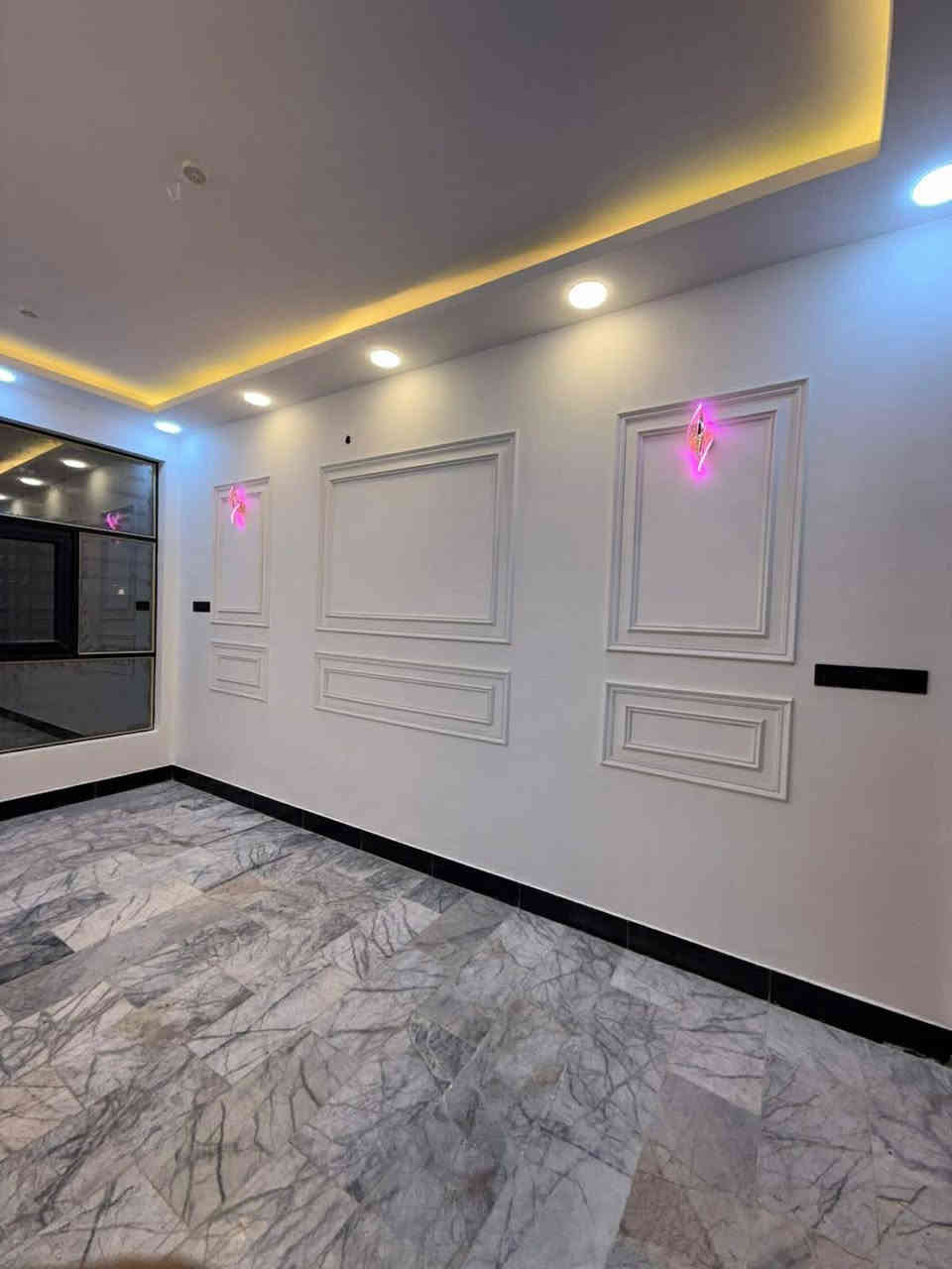 دار للبيع نجف كوفه حي نيسان 

مساحه الدار ١٢٠ متر ٦*٢٠=١٢٠ متر

اخوان الدار خلف شارع البوريات خلف مجمع ملوكه 

قطاع ال ١٥ 

نظام البيت كامرات ونترنيت $

الدار طابقين الطابق الاول غرفه صاله ستقبال مطبخ صحيات داخلي وصحيات خارجي وحديقه داخليه وشلال داخلي وشلال خارجي الطابق الثاني غرفتين وصاله وصحيات الاستفسار اتصل 

***********
