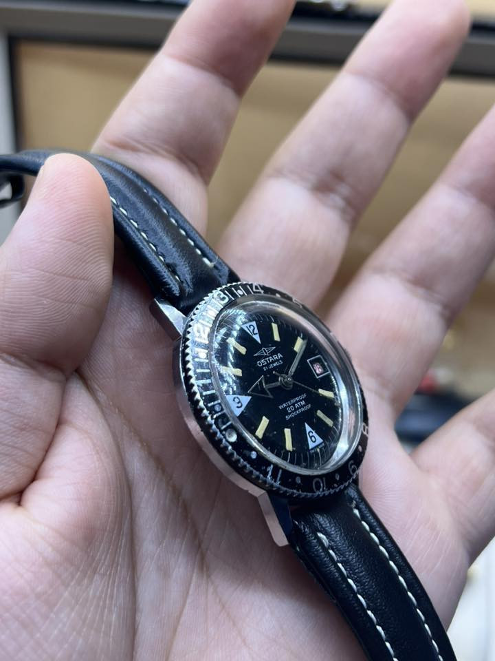 ساعة اوستار سويسري اصلي نصب تكويك 21 حجر منفذ شهري قطر 38 ملم  طوق دوار انتاج قديم نظافة ممتازة 

السعر والحجز على الخاص فضلاً 
او على الواتساب ***********
