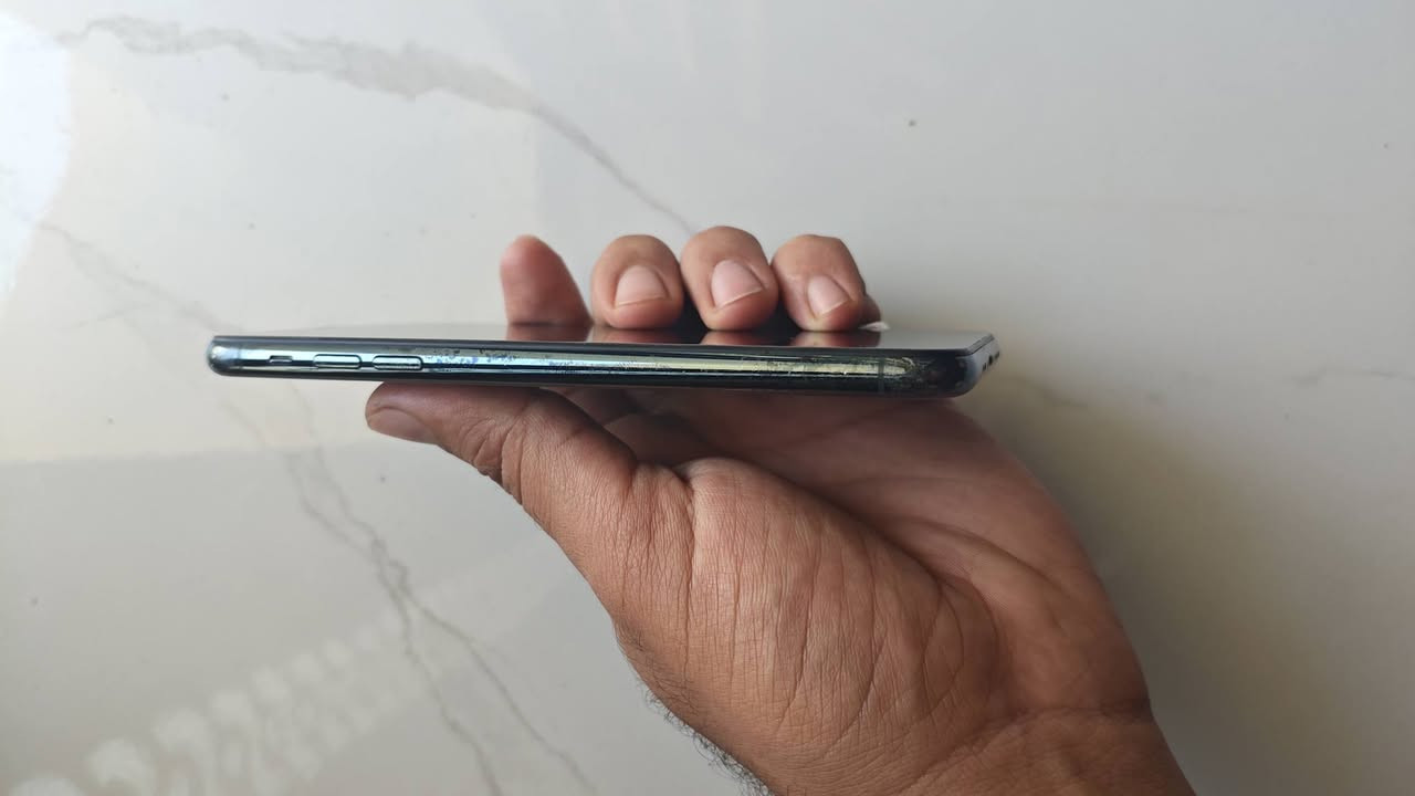 ايفون 11 برو ماكس شرق اوسط
الذكرة ٢٥٦ مبدل بطاريه اصليه نسبتها ١٠٠ وشاشه اصليه ٣ خيارات فيس ايدي شغال مكفول من اي خلل نضافه الجهاز مثل ما موضح بالصور السعر ٣٠٠ او مراوس عنواني شط العرب ***********
