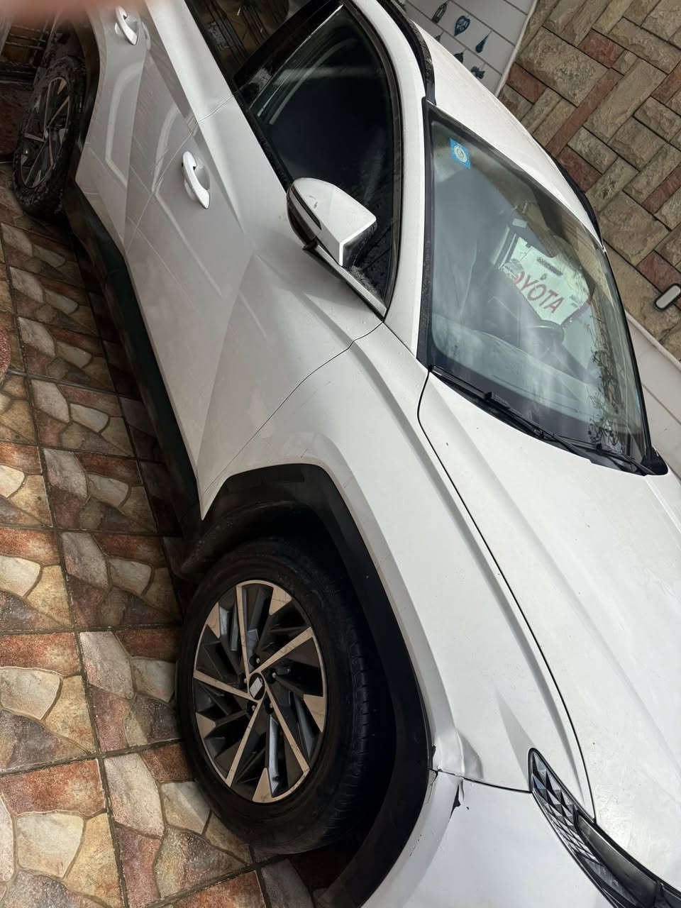 توسان 2023 
السياره ماشيه 9000 الف 
جديده جدا عدا  الصخه الموجوده في الجاملغ الامامي 
معروضه للبيع على وضعيتها 
المكان المنصور 
رقم الهاتف ***********
