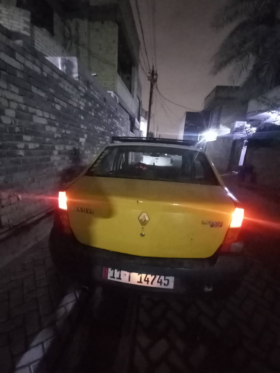 السلام عليكم رينو لوكان٢٠٠٩ فحل مكينة بية بخار تبريد كامل بس عوزة غاز صدرة نظافته ٦٠ بسمي مكفول من ضربة قوية بية خياسات بس بل جاملغات الخلفية كهرباء كلة شغال هية وغرامات مصغره  بسمي رقم جديد تحويل مباشر  سنوية ٢٠٢٨ السعر ٣٠ وبي مجال بسيط بغداد الأمين الثانية  ***********
