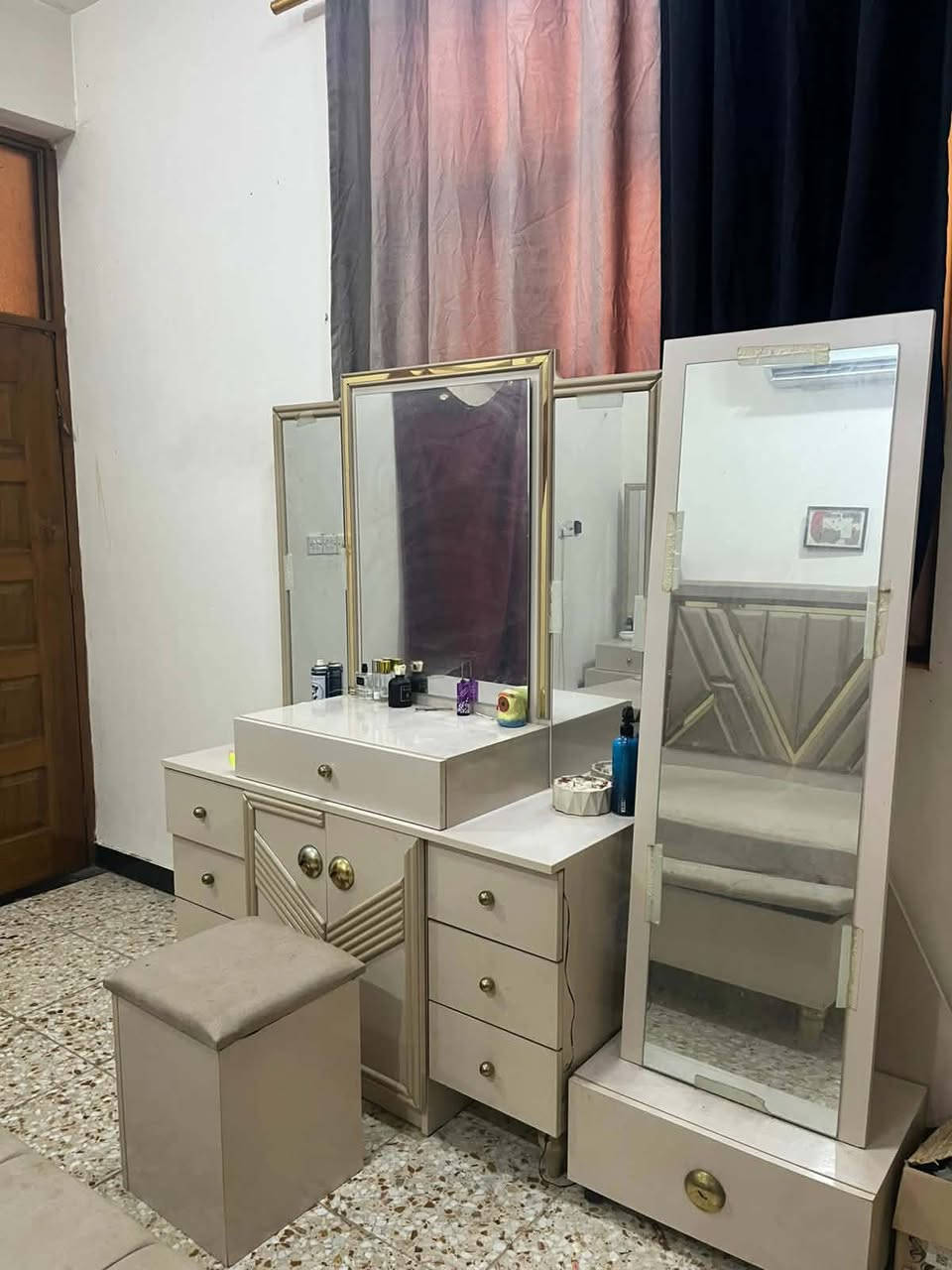 غرفه ضخمه اي ضرر مبيها بمليون ونص وبيها مجال بغداد الدورة


**إذا كنت صاحب هذا الإعلان وتريد حذفه لأي سبب، رجاءا أرسل رسالة إلى الدعم الفني**