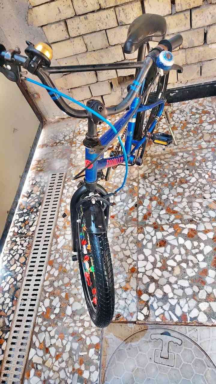 سلام عليكم بايسكل ياباني أصلي سعره 60. الف عنوانه رئاسه العبيدي ***********
