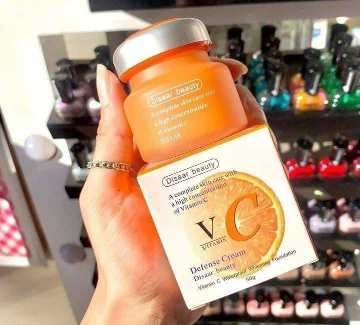 الاصلي 👌👌فاونديشن ديزار ♥️ وبأرخص سعر 🔥🔥🔥
الاصلى 
اول كريم وفونديشن علاجي في عبوه واحده 

كريم دايزر فيتامين سي  🧡🧡🧡🧡🙈
 اوريجينال 👌
 فيتامين سي 🍋 .. 
عمرك سمعتى عن فونديشن او bb مغذى للبشرة ؟
دلوقتي 
(توحيد لون ❤ ترطيب ❤ تفتيح ❤ حماية من التجاعيد ❤ صن بلوك ❤ نضارة ❤ نعومة للبشرة )
الكريم دة فعلا  فى عالم الميكب والتجميل ، رهيب بجد وبيدي ملمس ناعم للبشرة وغني ب فيتامين c 😍 فيتامين النضاااااارة ❤
كريم ديسار👍
🌸 خفيف جدا على البشرة
🌸 بيوحد لون البشرة كامله
بيدي.منظر طبيعى ولايت خفيف اكنك مش حاطه حاجه
🌸 يتميز بخاصية الوقاية من اشعه الشمس الضارة
🌸 فيه كولاجين لتجديد خلايا البشرة .واخفاء اى تجاعيد بها
🌸 بيفتح البشرة تدريجيا مع منع التجاعيد .
🌸 بيدى لمعه للبشرة وإضاءة طبيعيه نتيجه الفيتامينات الاساسيه الموجودة به.
🌸بياخد لون البشرة اللي بيتحط عليها ودى ميزة مهمة جدا
مناسب جدا للجامعة والشغل بالنهار ♥️


**إذا كنت صاحب هذا الإعلان وتريد حذفه لأي سبب، رجاءا أرسل رسالة إلى الدعم الفني**