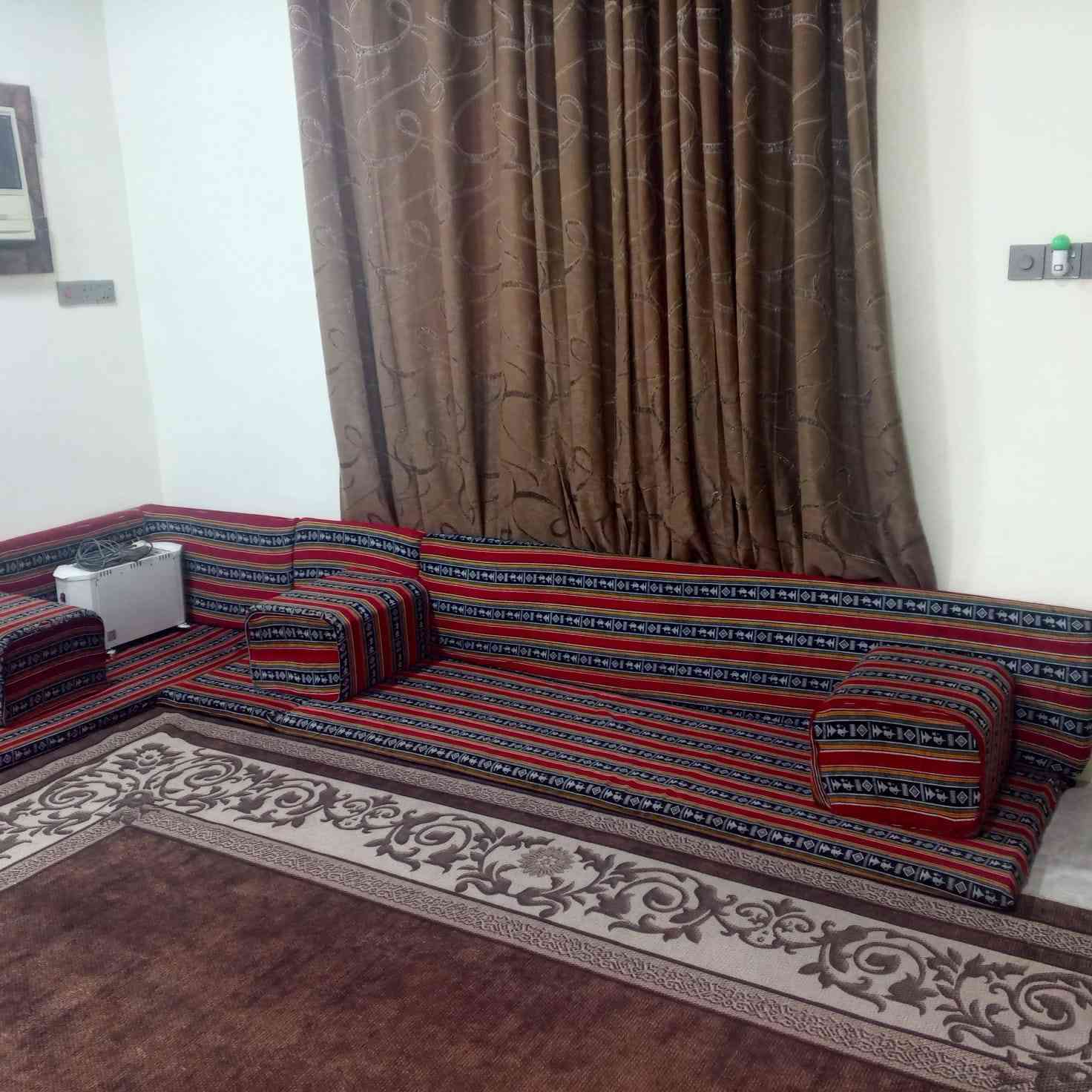 جلسه عربيه ١٧ متر عرض دوشك متر وطول مترتين نضيف كويتي دوانين هنه سعر ٥٠٠ وبيهن مجال الستفسار على رقم  770 736 9756 المكان ابو الخصيب


**إذا كنت صاحب هذا الإعلان وتريد حذفه لأي سبب، رجاءا أرسل رسالة إلى الدعم الفني**