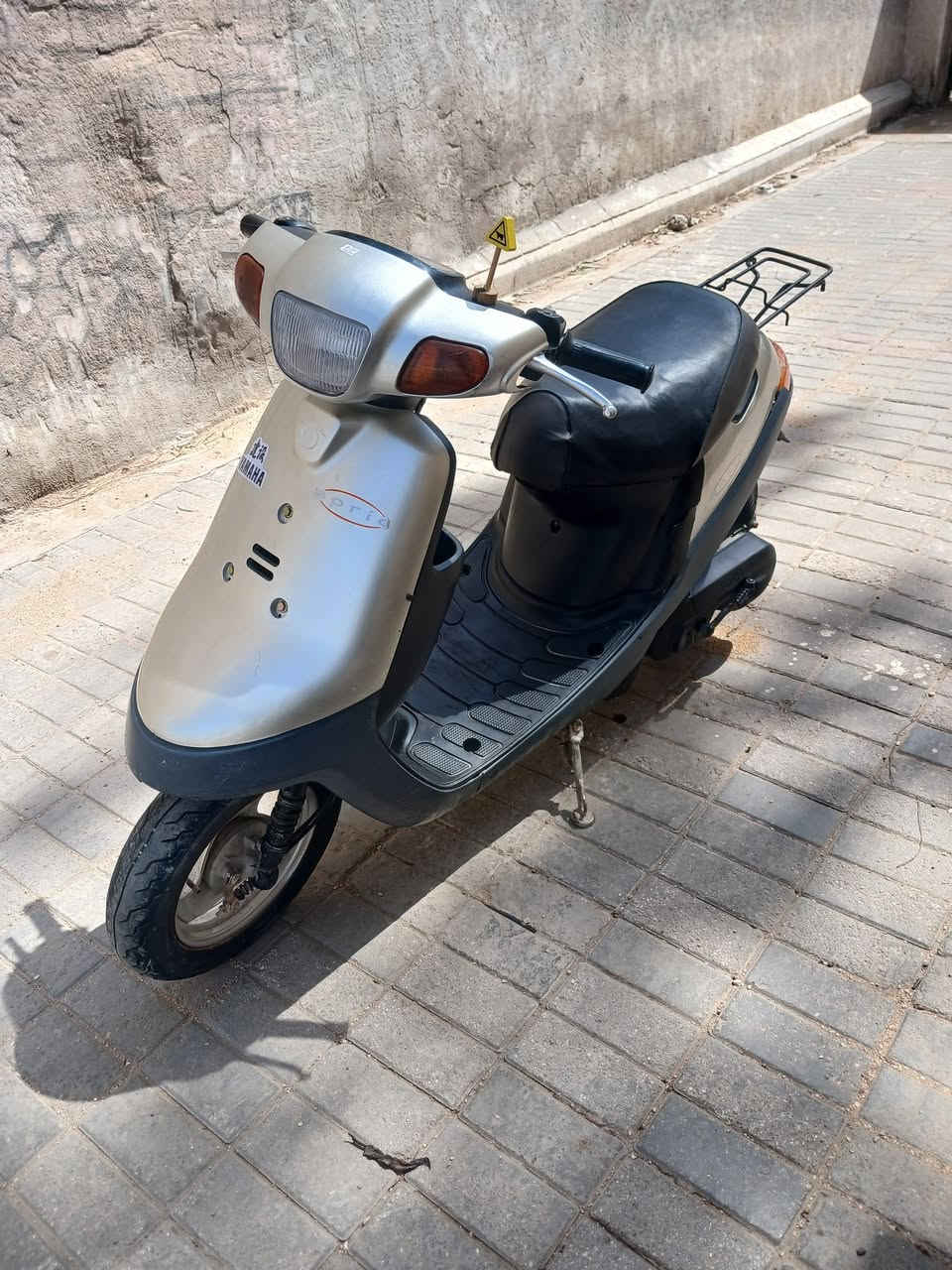 سلام عليكم بطه للبيع كهربايات شغاله 
نكره سلف 
مكينه ناعمه حلوه 
شاصي مكفول 
كفرات نضاف 
مكينه مجفته تجفيت اصلي حراري 
تايرات جدد 
ودراجه مال جناي حلوه ونضيفه 
سعر ٢٥٠
مكاني كربلاء مقابل كراج الموحد 
***********
