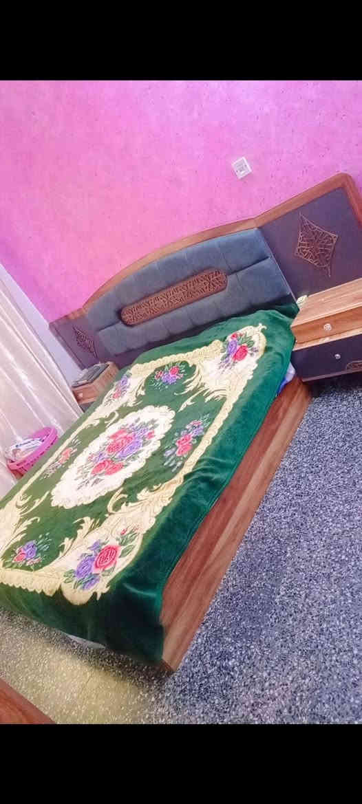 غرفة نوم تركي نضيفه 7قطع 650بي مجال
العنوان عامريه الفلوجه 
***********
