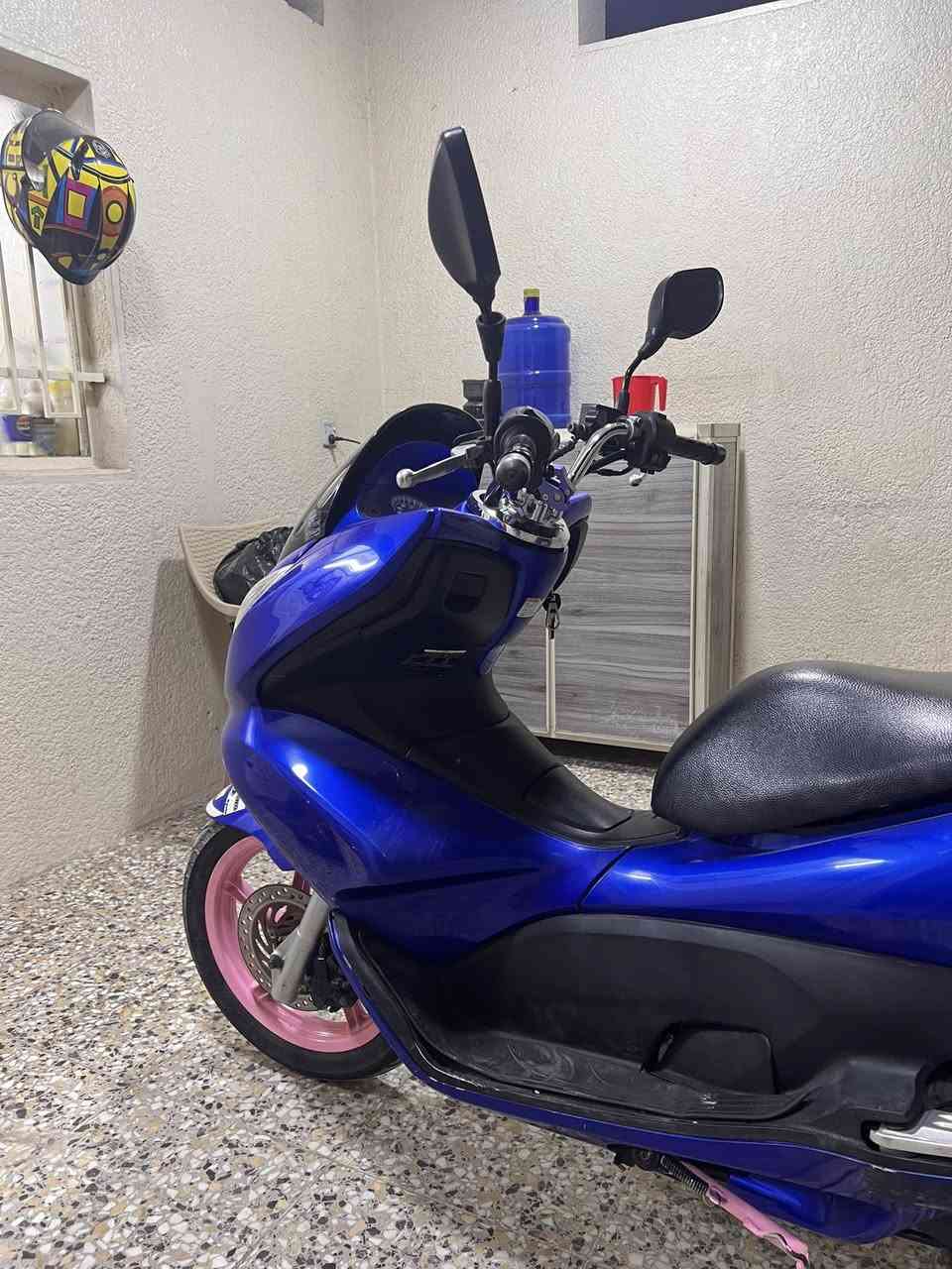 سلام عليكم بي سي اكس جيل اول مكينه 125 مكفوله مكينه شرط برغي ممفتوح من المكينه تريد جيب فيتر وياك السعر 12  بس مجال حك الجيه مكاني بغداد جميله الأولى الاتصال على هذا رقم ***********
