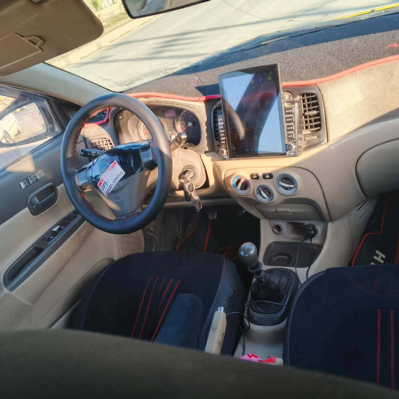 اكسنت2009
كوري محرك 16كير عادي
جامات كهرب
منضومت غاز جديد 
طخم تأير
صدر جديد معمر جديد
دوشمه جديد
السياره كبل ل شارع سياره مصروف عليها
السعر85 وبيها مجال بسيط
مكلف بل نشر مكلف بل نشر
رقم صاحب السياره***********
