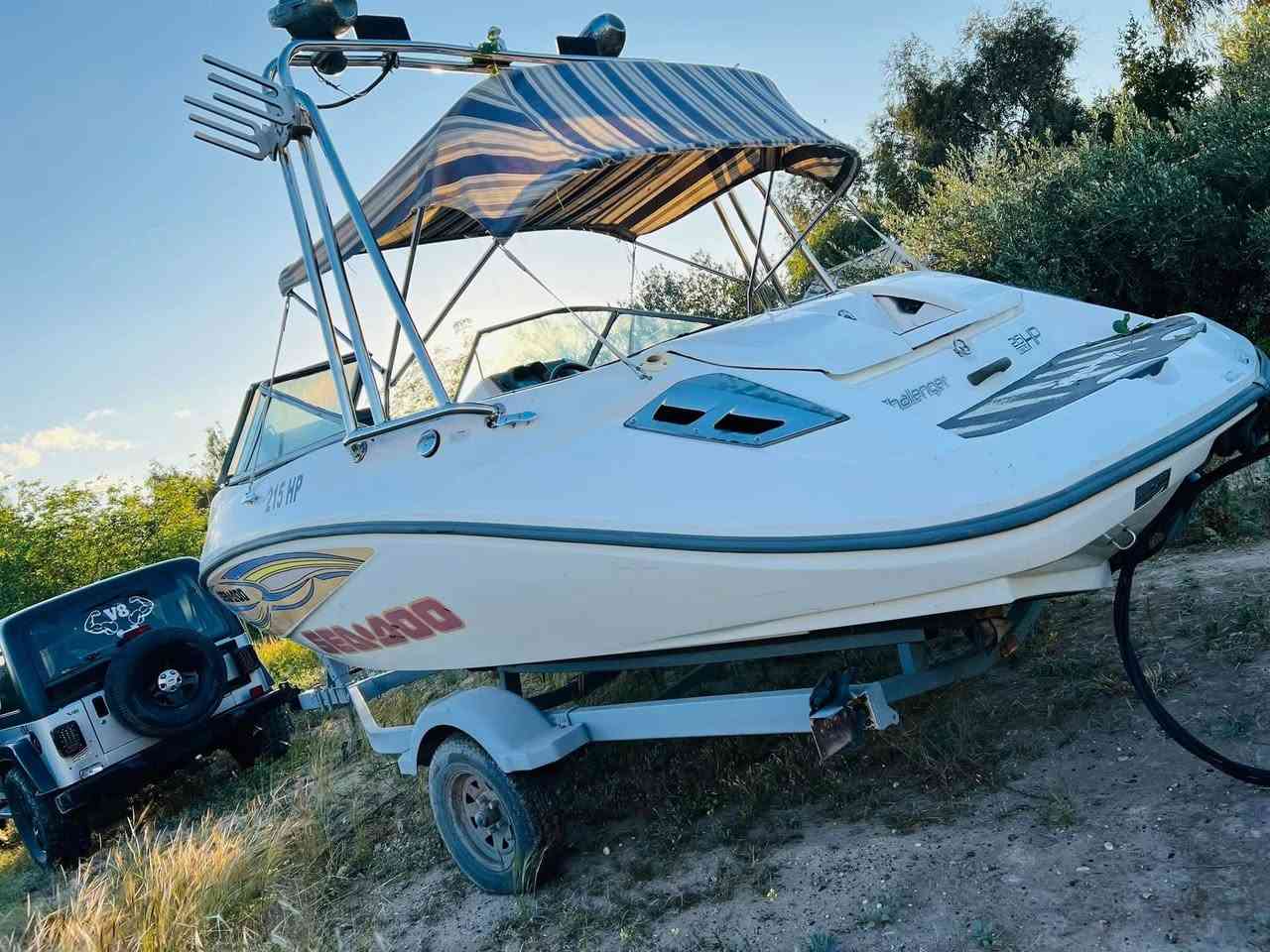 السلام عليكم للبيع جت بوت  سيدو 260 الجت شغال وجاهز مابي اي نقص عربانه بلاديه   مكان الجت تكريت.لجت نضافته مبينا ب الصوره. ماشي شي قليل 
***********
