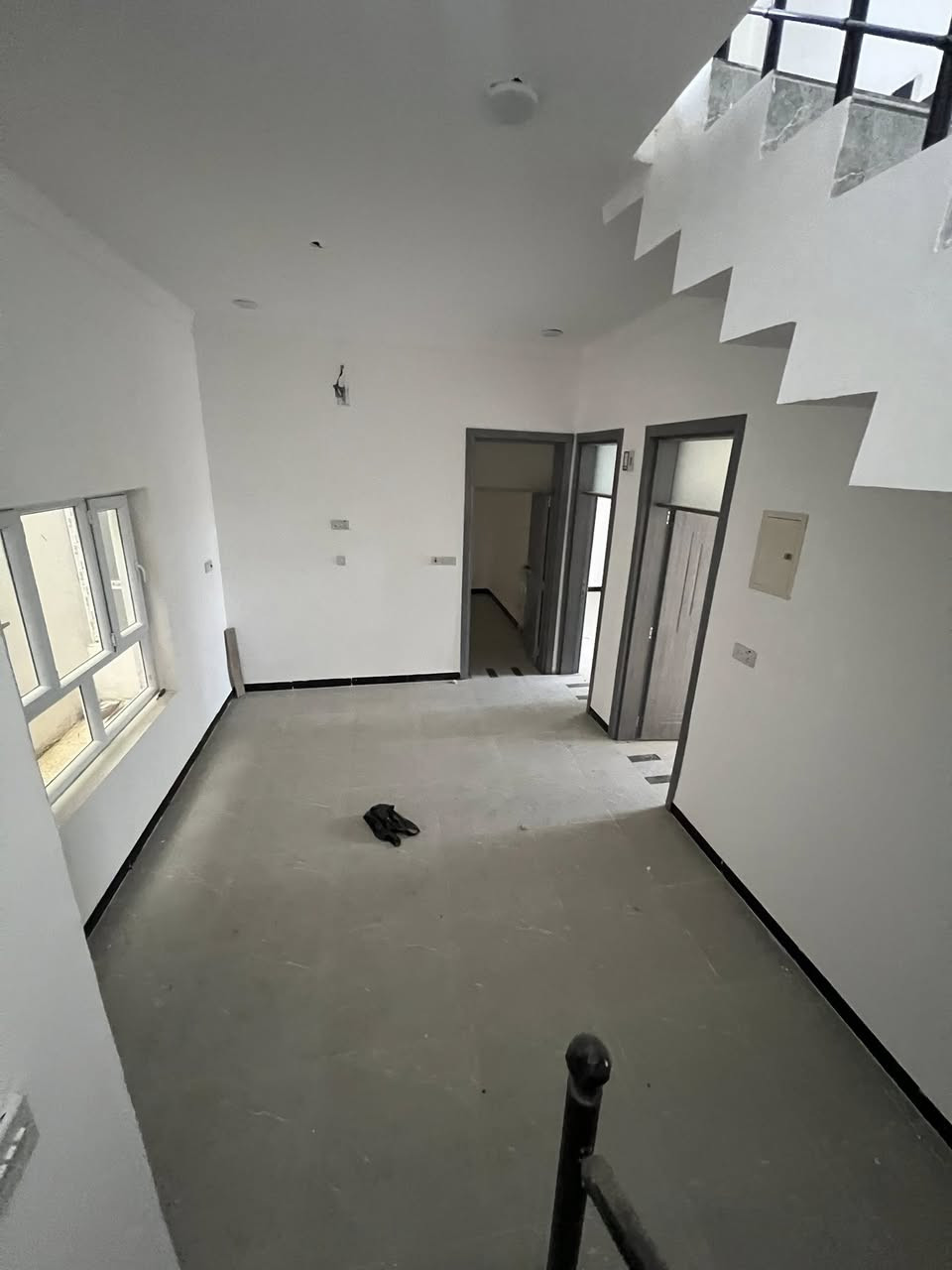 🏠دار سكن 🏠
__
⭕العنوان: طريق السنيه السياحي داخل مجمع توحيد
  ⭕قرب؛السكه القطار
⭕موقع مميز _
____
🌿زراعي سند25
🌿بناء حديث2026
🌿كونكريت مسلح 
🌿طابق واحد
🌿غير مسكون 

♦️المساحة 100م² 
♦️الواجهة  : 10متر
----------------
                     
تفاصيل الدار 🏠
___
🌿غرف نوم 💯
🌿صالة
🌿مطبخ 
🌿استقبال 
🌿مجمع صحي 
    
   #مكتب_صناع_المال_للعقار 
عنوان المكتب
الفرات شارع الصب قرب التسفيرات 
للاستفسار مراجعة المكتب اوالاتصال على الارقام 
***********
***********
