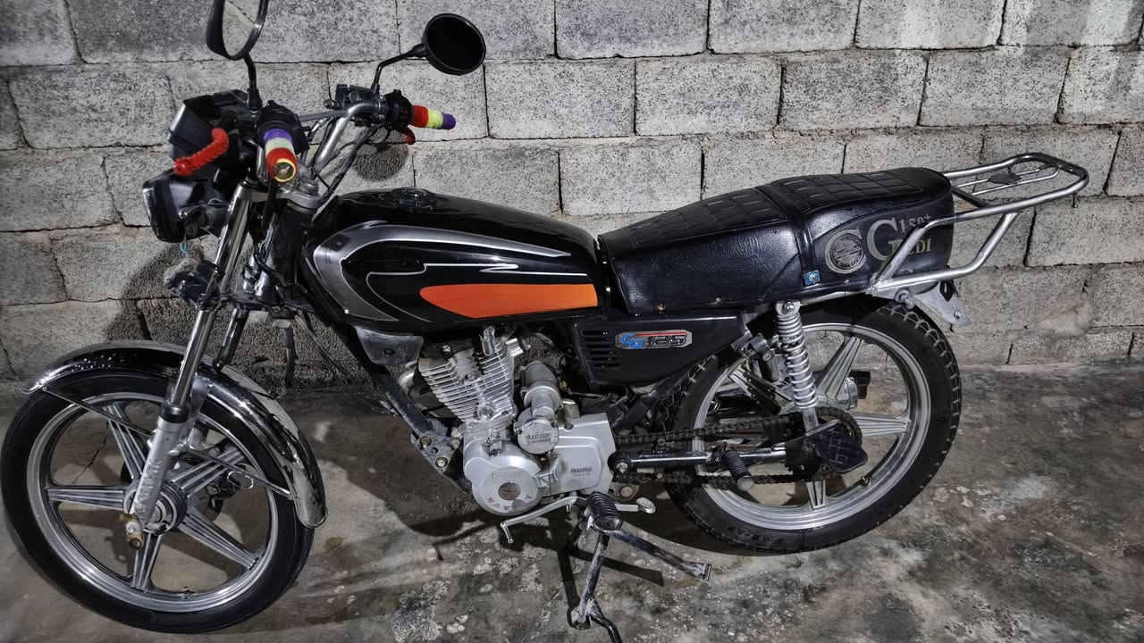 سلام عليكم درجه سيفان لبيع موديل 2019 درجه خير من الله  السعر 350 وبي ومجال حك الجيه ***********
