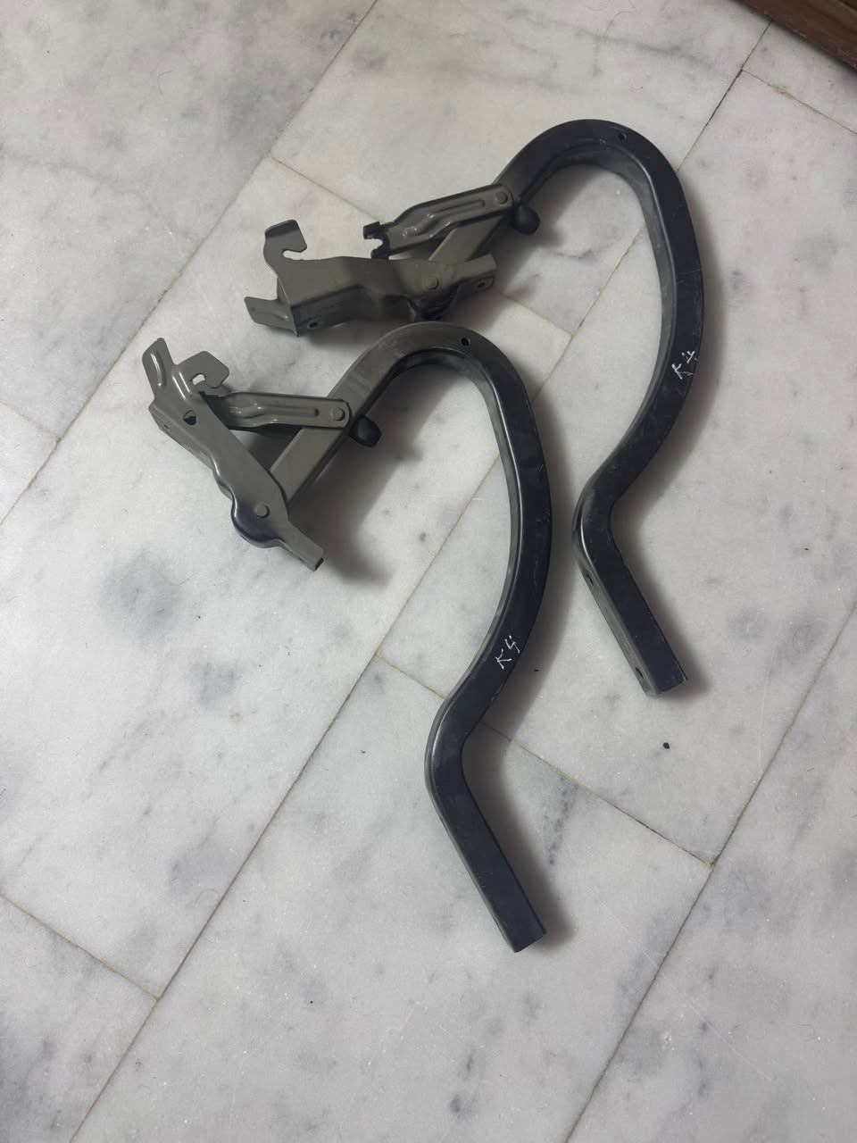 السلام عليكم عندي غراض k4 للبيع اصليات تفصيخ دكمه جنطه مع الكامره نرمايد جنطه كفر يجي بين الجنطه والجامه وكيلون جنطه اصلي
للتواصل ***********
