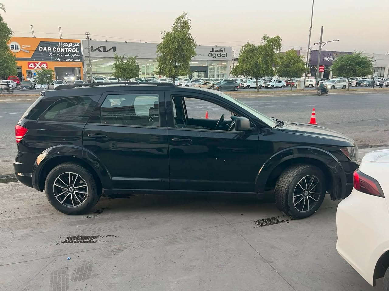 السلام عليكم اخوان جورني
موديل 2018 رقم اربيل باسمي 

4 سلندر / 2400cc  

7 راكب

ماشية 76 حقيقي الف ميل 

تبريد 3 قطع  

تحكمات ستيرن 

مخابئ سريه 

بصمه 

جديده جدا واستعمال شخصي حادث مرفق بالمنشور 

جاملغ وبنيد بدون دواخل 

الباقي كفاله عامه 

السيارة جاهزة 100/100

مكان السيارة : بابل 

للأستفسار ***********

***********
