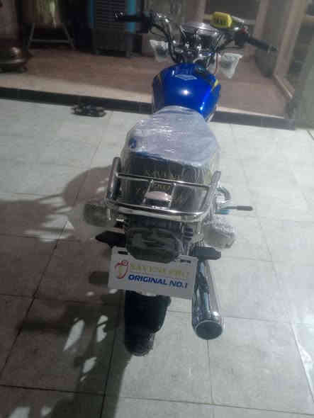 دراجه زيرو بارحه نزلتها من معرض من معرض لبيت هذا مشيها. دراجه 25 زيرو دهن شركه بعد هيه زيرو لا تكلي شبيها نقص كلشي مابيها اذا ابو شركه يبيعلك بواحد وربع اني بيعلك سعر مناسب بكان ديالى. خالص.هبهب مامتواجد علا فيس تلكاني بس وتساب او دك عليه رقم هاتف.؟***********
