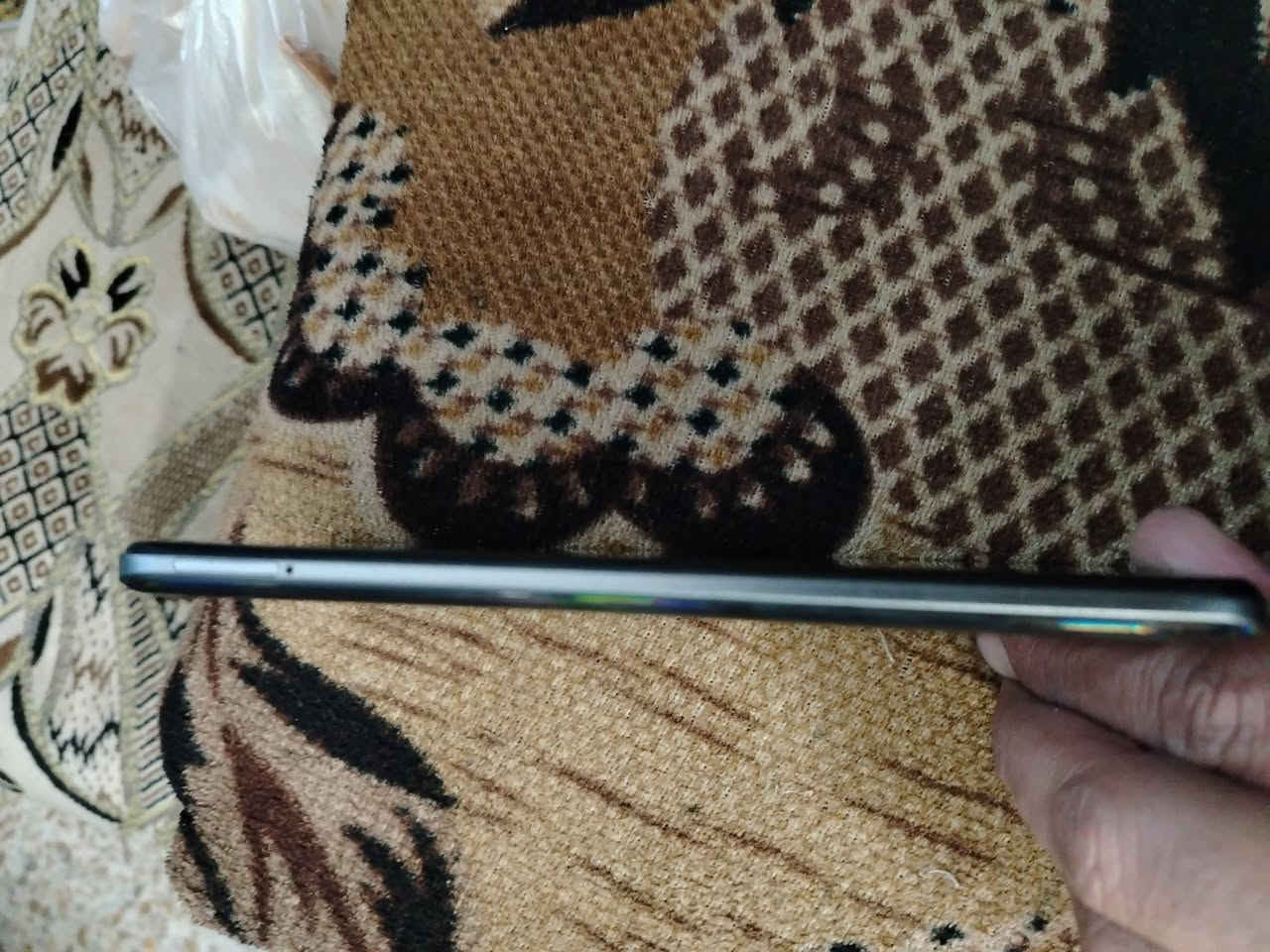 السلام عليكم جهاز ريلمي ٨ جهاز كلش نظيف بدون جلخ ذاكرة ١٢٨ سعة البطارية ٥٠٠٠ مللي امبير مواصفاته معروفة يجي بصمة بالشاشة جهاز وضع شركة بدون تصليح السعر ١١٠ وبيه مجال ***********
