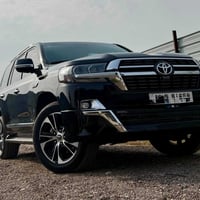 لاندكروزر GXR • ٢٠٢١ • ٣١٠٠٠ كم