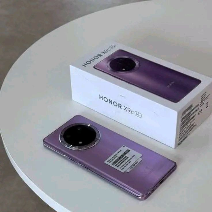 هونر X9C – 5G 
✅️ بسعر 300
✅️كارتونه وشاحنه 
✅ سعة تخزين: 256 GB 
✅ الرام: 12 GB 
✅ شاشة كبيرة بتردد سلس للألعاب والمشاهدة
✅ بطارية تدوم طويلاً مع شحن سريع 6600
✅ تصميم أنيق ومتين يناسب جميع الاستخدامات
✅ يوجد توصيل


**إذا كنت صاحب هذا الإعلان وتريد حذفه لأي سبب، رجاءا أرسل رسالة إلى الدعم الفني**