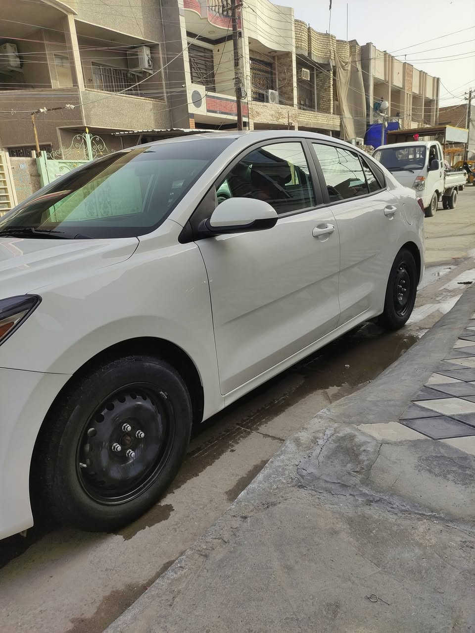 السلام عليكم 
كيا ريو 2023 
فئه LX
كامرة شاشة 
مسند وسطي 
تحكمات ستيرن
ماشية43 
حادث بارد  بل بنيد وبارد بل جنطة وصبغ بل حوض
وبيها كلير من امريكا
مكاني بغداد الجديدة 
السعر 125
رقم ***********
