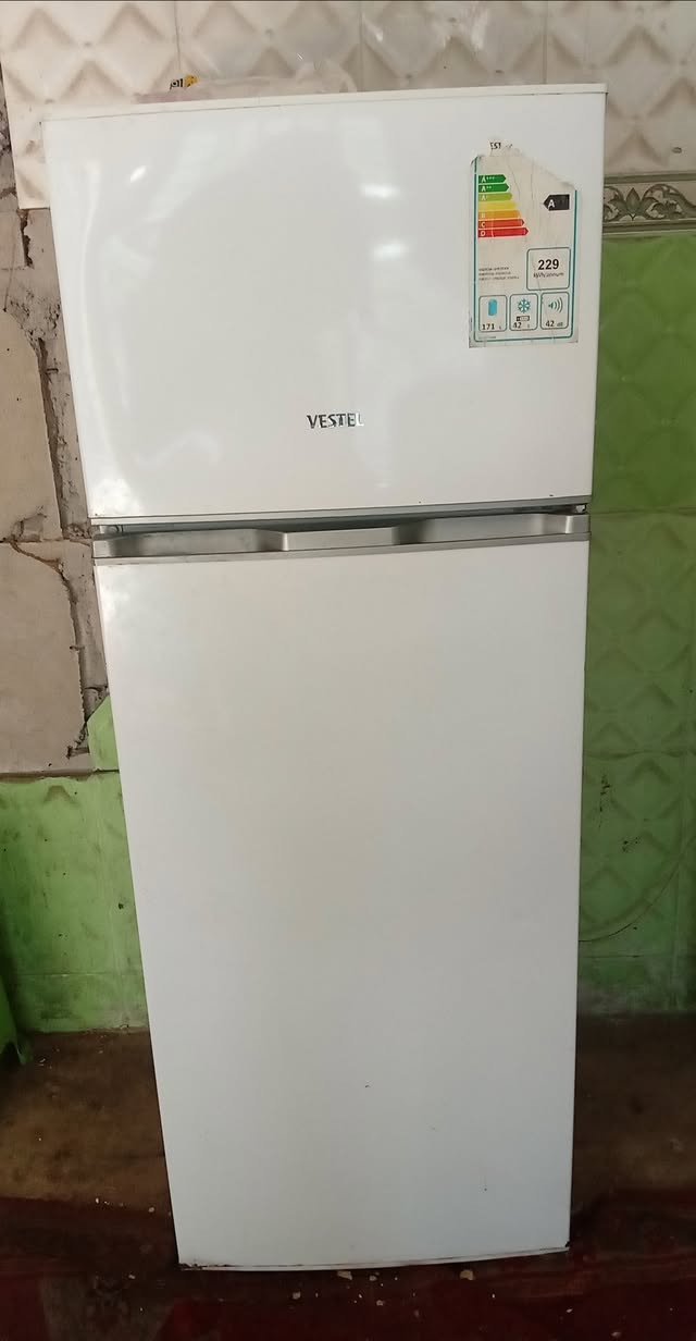 السلام عليكم عندي ثلاجه ومجمده للبيع نقص غاز وثلاجه تجميدهه فول بس الباب مالتهه واكعه للاستفسار خاص


**إذا كنت صاحب هذا الإعلان وتريد حذفه لأي سبب، رجاءا أرسل رسالة إلى الدعم الفني**
