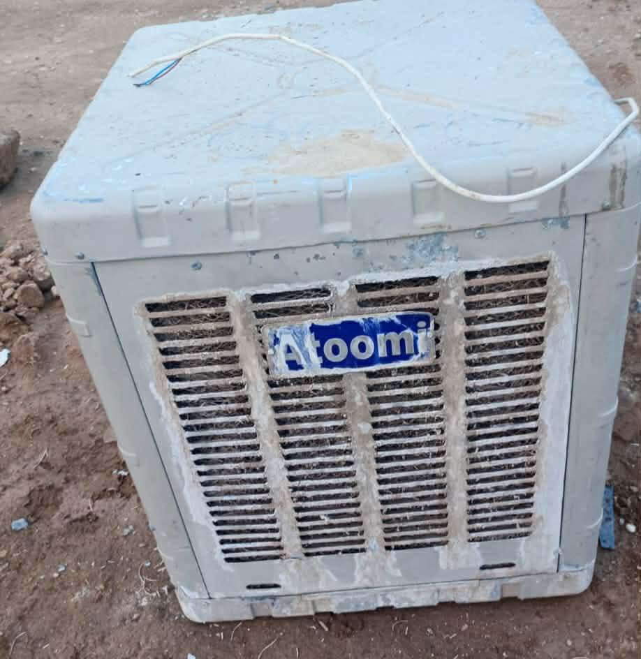 سلام عليكم  للبيع مبردة حجم ونص شغالة كامل بدون عيب توصل عل رقم موبيل ***********
