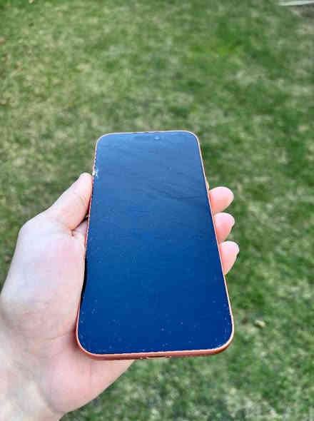 السلام عليكم السلام عليكم
ايفون 17 برو ماكس 
ذاكرة 256GB
بطارية 100% 
مشحون 6 او 7 مرات 
نسخة الشريحة 
كامل تفاصيله بالفيديو ايضا مبينه
شبه جديد ما مستخدم ابد
بي فقط هاي الفطر بالكلاس مال شاشة وليش الشاشة
اكرر فقط الكلاس الخارجية 
الشاشة مابيعها اي شي
كارتون مالته ويا وكيبل وهاي مال شريحة
الرقم
***********
