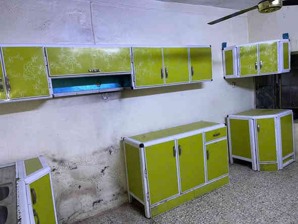 عليكم كاونتر تزكام نضيف جدا للبيع سنك2متر الملحق 3متر السطح متره ونص  و2زوايا سعره 350وبي مجال للاستفسار ***********
