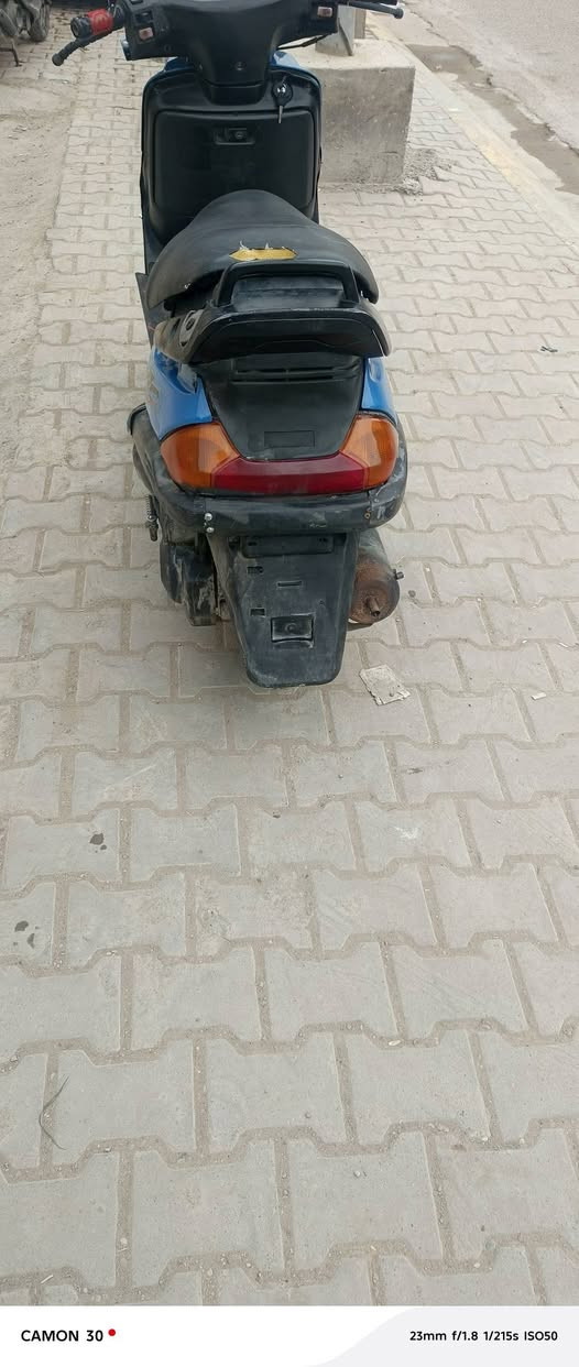 دراجه فراشه ١٤٠ شغاله وكامله وبسعر ٢٢٥ نقص فقط باتري ديالى بعقوبه بهرز ***********
