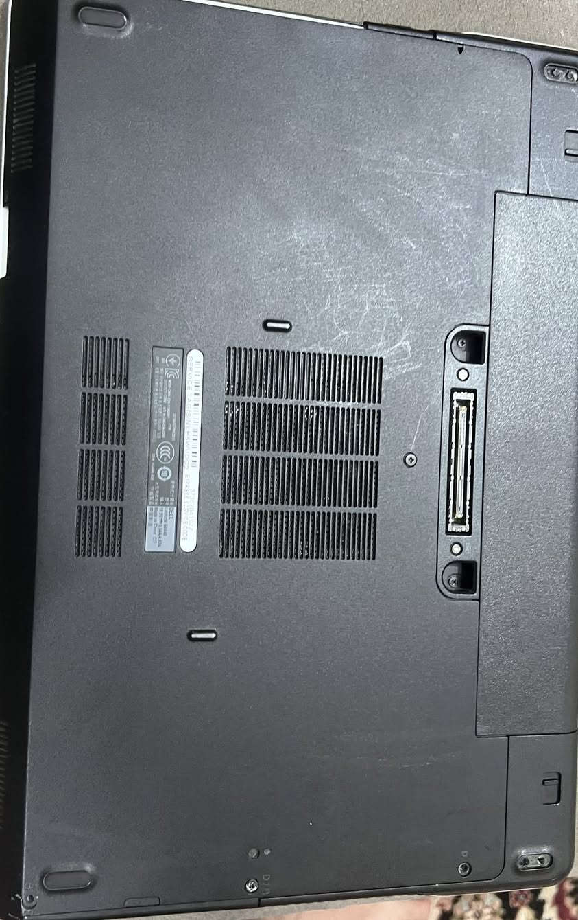 سلام عليكم لابتوب dell latitude e6440  للبيع
المواصفات : 

معالج : i7-4M 3.00 ghz

رام : 4gb ddr3 

التخزين : 256 ssd

كرتين شاشة داخلي وخارجي 
السعر : 100 

ملاحظة : اللابتوب بدون نظام فقط تاخذه تنصبله النظام اللي تريده انت.

اللابتوب مناسب للتصفح والدراسة فقط ، ممكن يشتغل وياك كأمن سيبراني لكن مو توزيعات قويه.

"غير مناسب للألعاب".


**إذا كنت صاحب هذا الإعلان وتريد حذفه لأي سبب، رجاءا أرسل رسالة إلى الدعم الفني**