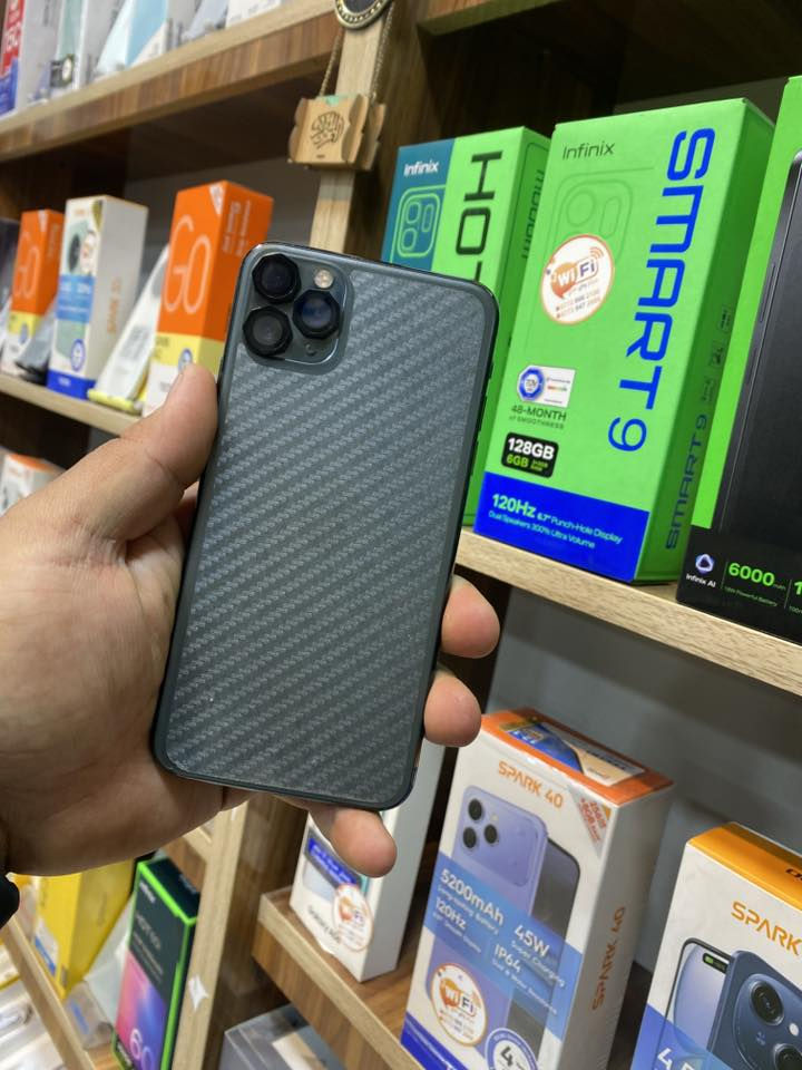 متاح ايفون 11برو ماكس عربي شرق اوسط جهاز بلادي ممبدل بي اي شي ذاكره 256 بطاريه 75 شحن طبيعي صرف كلش قليل للبيع او مراوس حسب القناعه الاستفسار خاص او اتصال عل رقم مكاني بعقوبه بهرز***********
