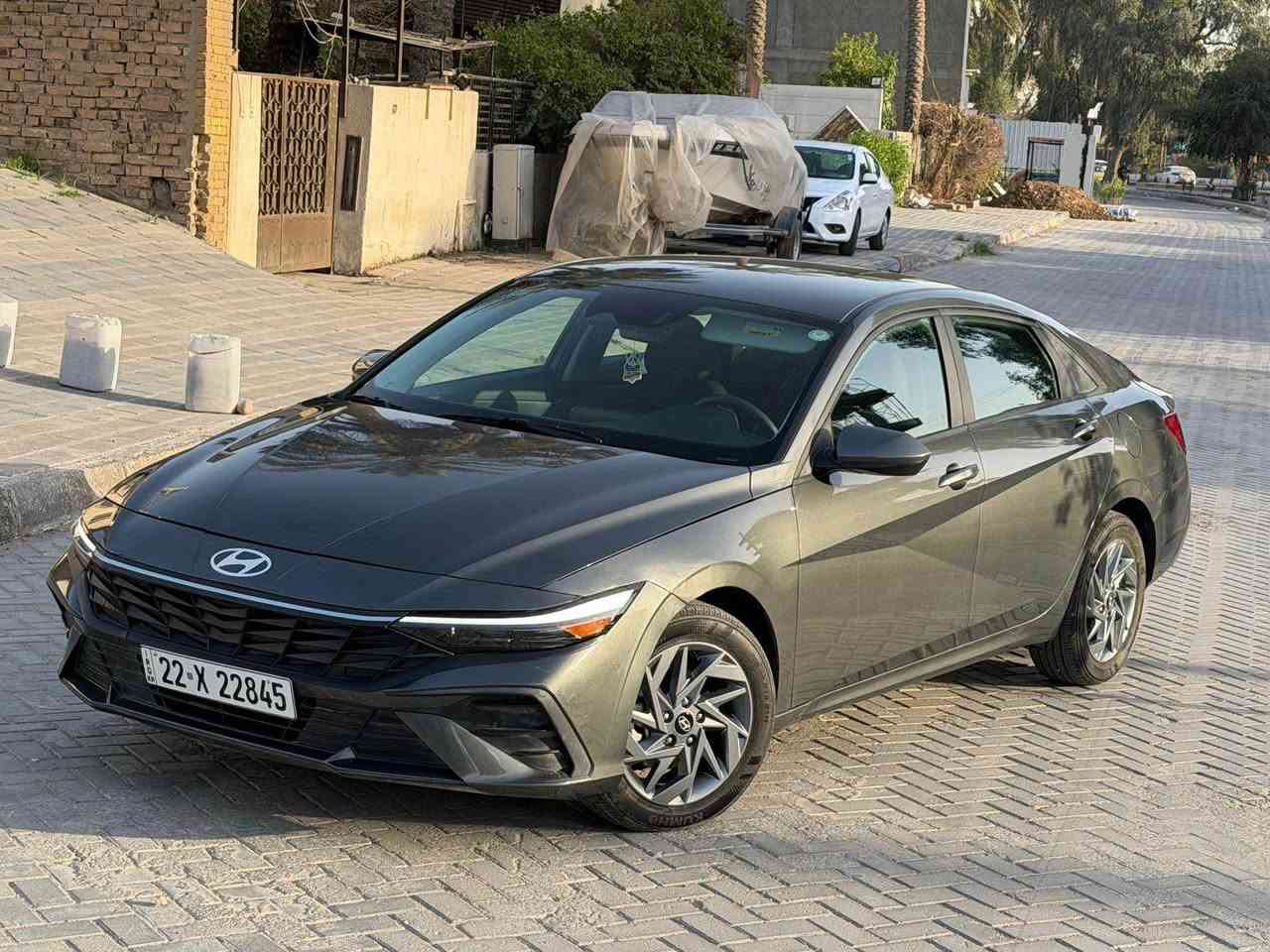 السلام عليكم
للبيع فقط بدون مراوس

النترا 2024 
وارد امريكي
ماشيه (7) ألاف فقط زيرو جديده بوضع الشركة بدون اي نقص 

حادثهة بارد بحافة الجاملغ الأمامي وصبغ نص فبق صندوك بدون ايرباك 
مواصفات
مكينة 2000 دوش
بصمة تشغيل وابواب
شاشه كبيره متصل ديجتل 
لد بلدشبول متغير
لايت زنن بلادي 3 عدسات
كار بلي 
رادار امامي
ورادار خلفي
ورادار جانبي
تحديد مسار
قياده ذاتيه
تنبيه خروج عند المسار
ويل كب لد نهاري. فول تحكم ستيرن
كير اوتو +عادي‼️. تنبيه. اهتزاز. بلستيرن 
السياره بعده بوضع الشركه ومابيه ولا نقص
رقم اربيل الجديد تحويل وكاله مضمون 
للاستفسار
السعر (163)وبيهة مجال كلش بسيط
العنوان بغداد العطيفية
*********** بغداد, العراق
